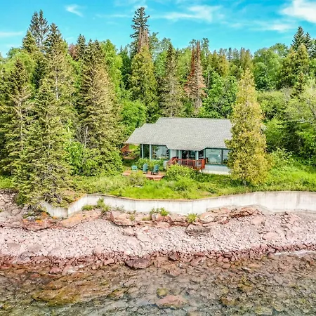 Cedar Allee On Lake Superior By Cascade Vacation Rentals
